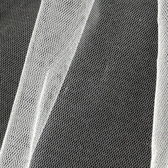 David's Bridal - Ivory Fingertip Veil - Picture 4 of 6